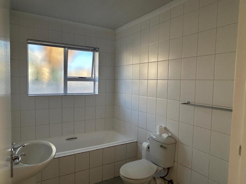 To Let 3 Bedroom Property for Rent in Eikenbosch Western Cape